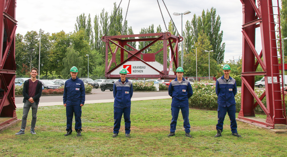 Die „Neuen“: Angehender Fachinformatiker zur Anwenderentwicklung Niklas Rettig, Industriekaufmann-Azubi Eric Strauß sowie die drei Azubis in der Konstruktionsmechanik Tom Scholz, Brandon Luc Mucha und Marvin Wisgalle