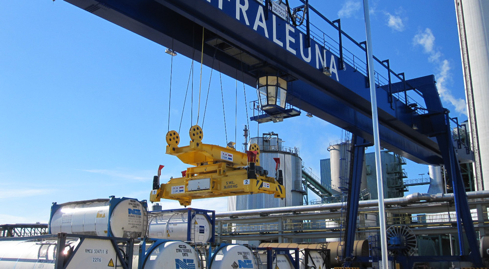 Container-Portalkran nach abgeschlossenem Umbau