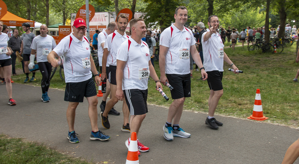 Die beiden Kranbau-Teams kurz vor dem Start